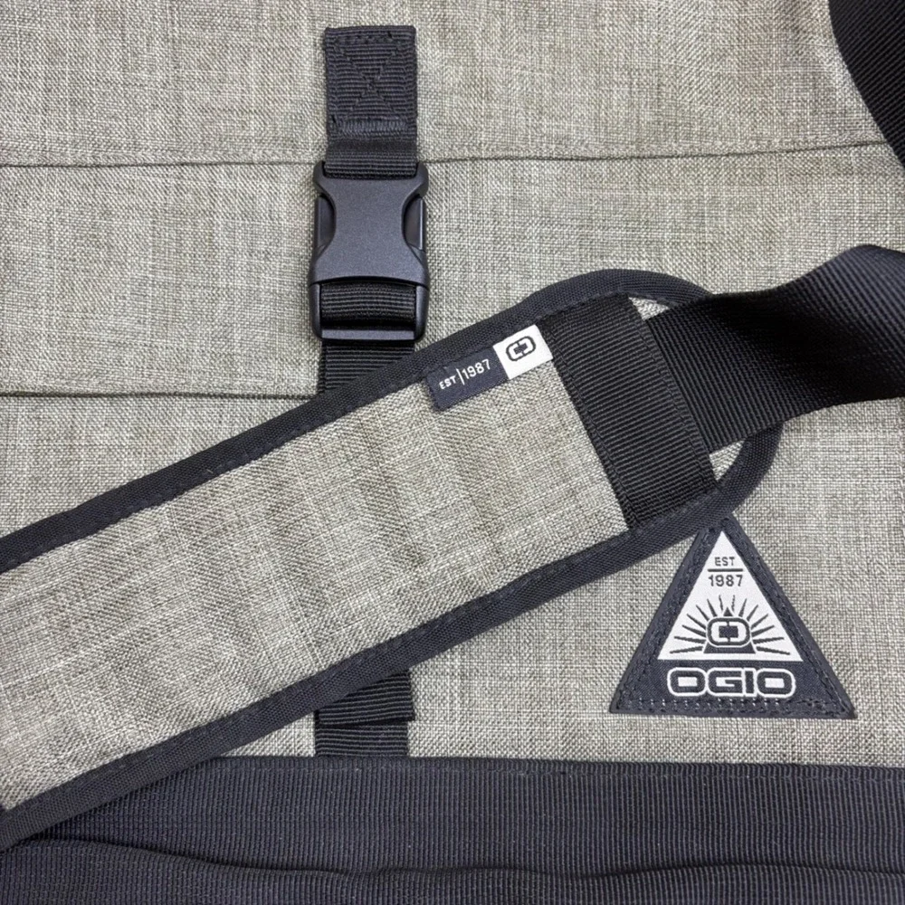 OGIO Messenger Bag Gray/Green EUC Adjustable Strap Laptop Computer‎ Work School
